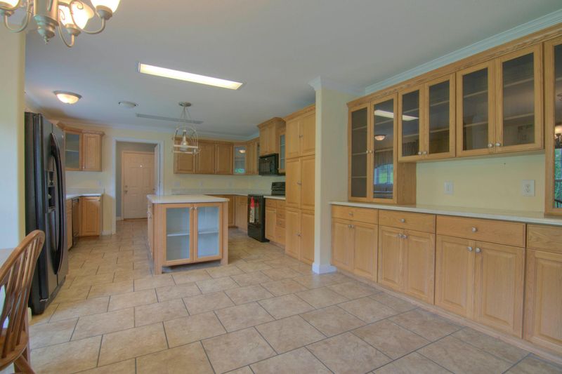 5112 Estes Rd, Loudon, TN 37774