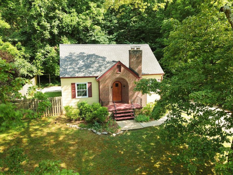 5112 Holston Dr, Knoxville, TN 37914