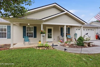 5115 Cedar Knoll Dr, Corryton, TN 37721