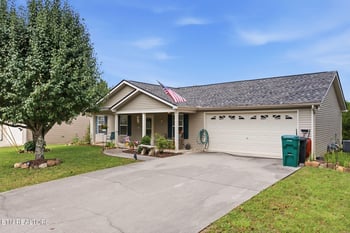 5115 Cedar Knoll Dr, Corryton, TN 37721