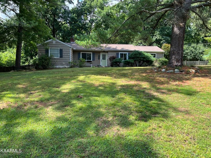 5115 E Sunset Rd, Knoxville, TN 37914