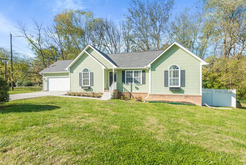 5116 Villa Rd, Knoxville, TN 37918