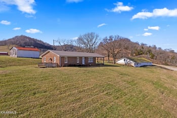 512 Cookeville Hwy, Elmwood, TN 38560