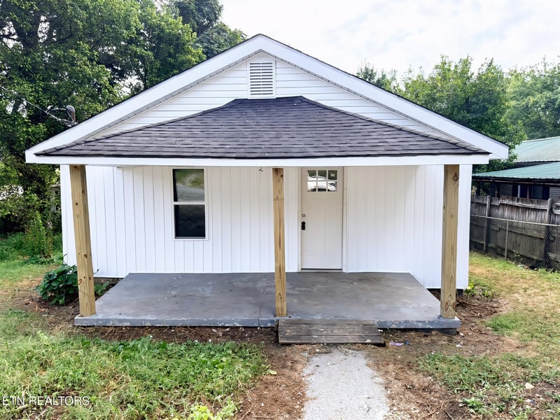 512 E Hemlock St, Lafollette, TN 37766