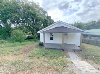 512 E Hemlock St, Lafollette, TN 37766