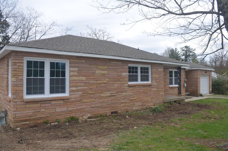 512 High Point Cir, Kingston, TN 37763