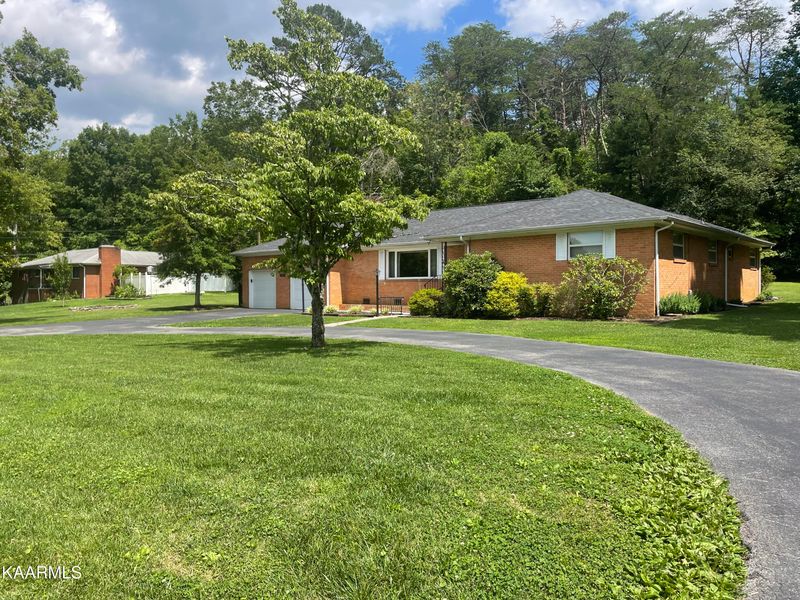 512 Irwin Dr, Powell, TN 37849