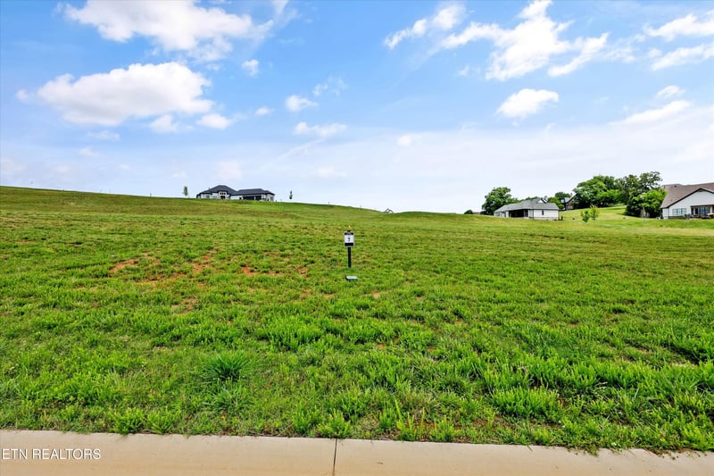 512 Mockingbird Ln, Loudon, TN 37774