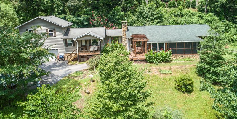 512 Montgomery Rd, Sevierville, TN 37876