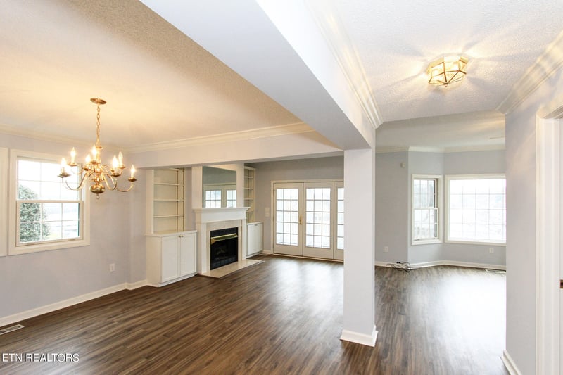 512 Riverfront Way, Knoxville, TN 37915