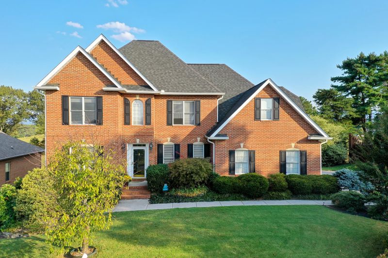 512 Singletree Cir, Maryville, TN 37801