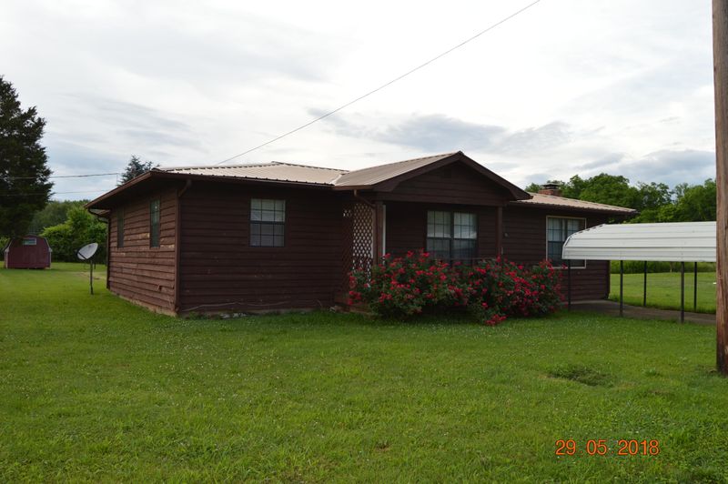 512 W Main St, Niota, TN 37826