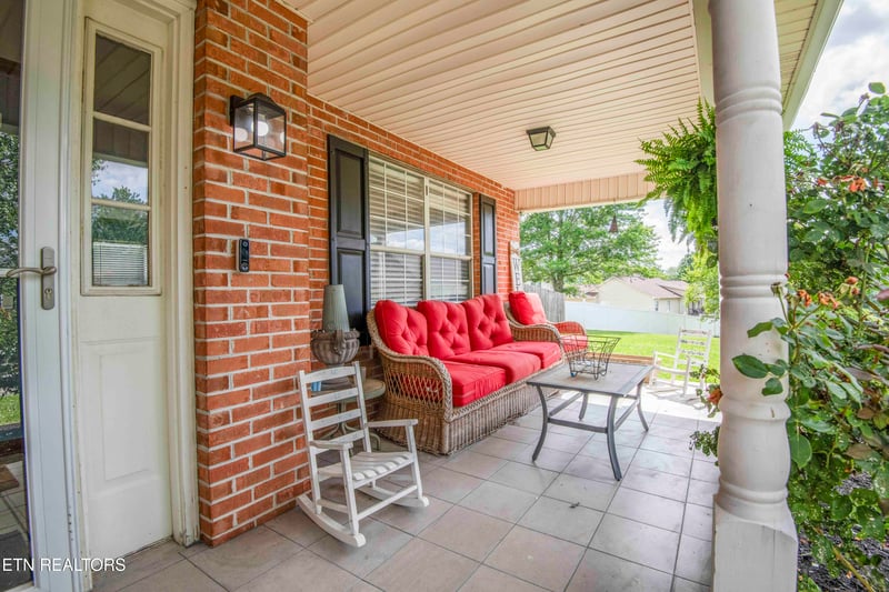 512 Windgate Ct, Powell, TN 37849