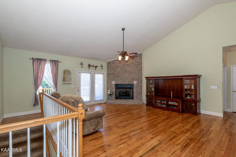 5121 Eagle Crossing Dr, Maryville, TN 37801