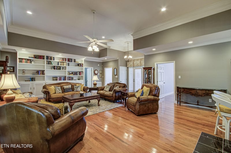 5121 Kohlmier Rd, Knoxville, TN 37912