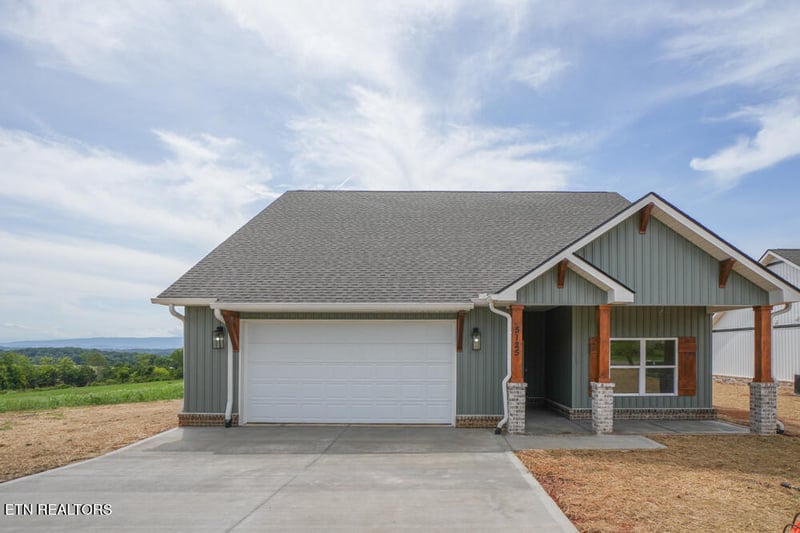5125 Gregory Rd, Greenback, TN 37742