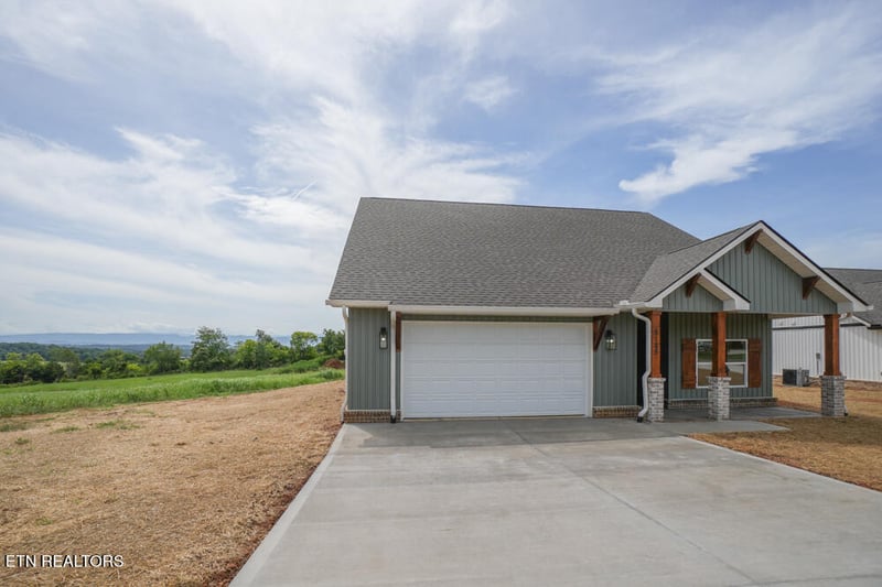5125 Gregory Rd, Greenback, TN 37742
