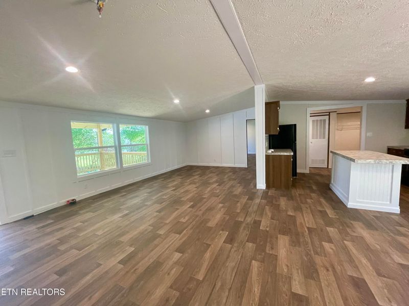 5126 W Emory Rd, Powell, TN 37849