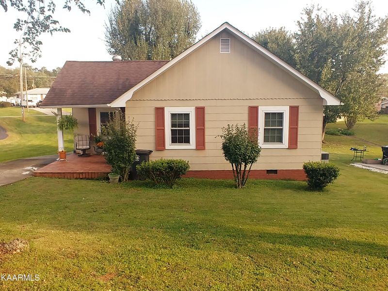 513 Cedar Springs Rd, Athens, TN 37303