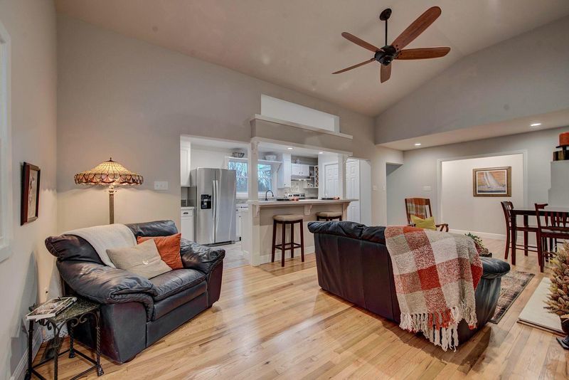 513 Delaware Ave, Oak Ridge, TN 37830