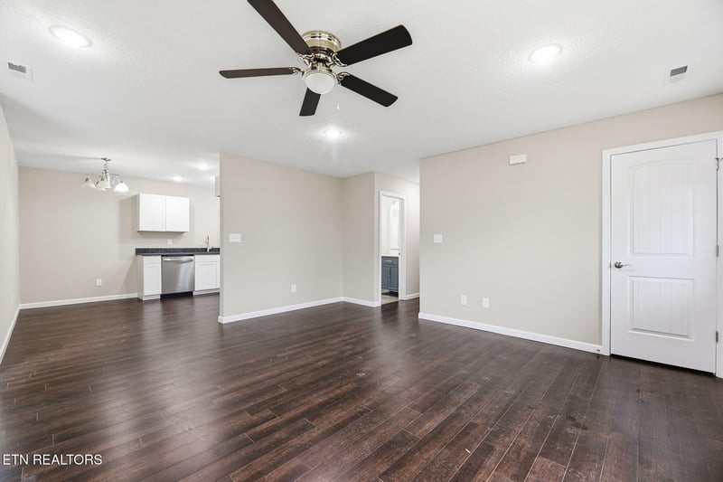 513 Hillcrest St, Clinton, TN 37716