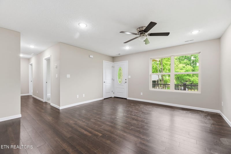 513 Hillcrest St, Clinton, TN 37716