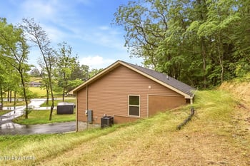 513 Hillcrest St, Clinton, TN 37716
