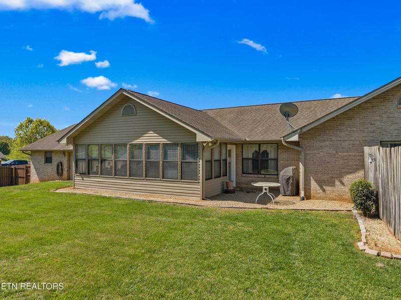 513 John Ellis Dr, Kodak, TN 37764