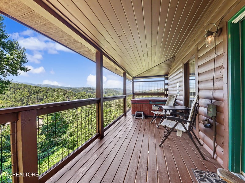 513 Parsons Branch Way, Gatlinburg, TN 37738