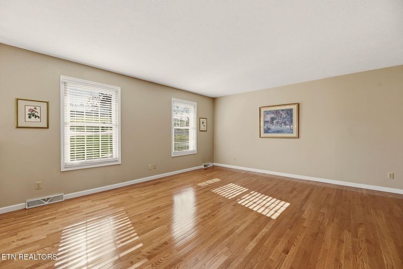 513 Vista Dr, Clinton, TN 37716