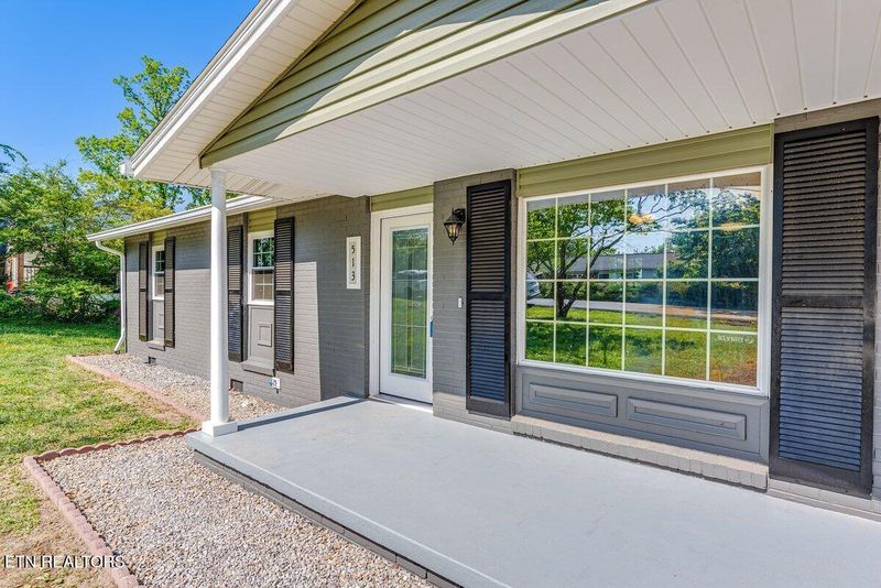 513 W Ridgecrest Dr, Kingston, TN 37763
