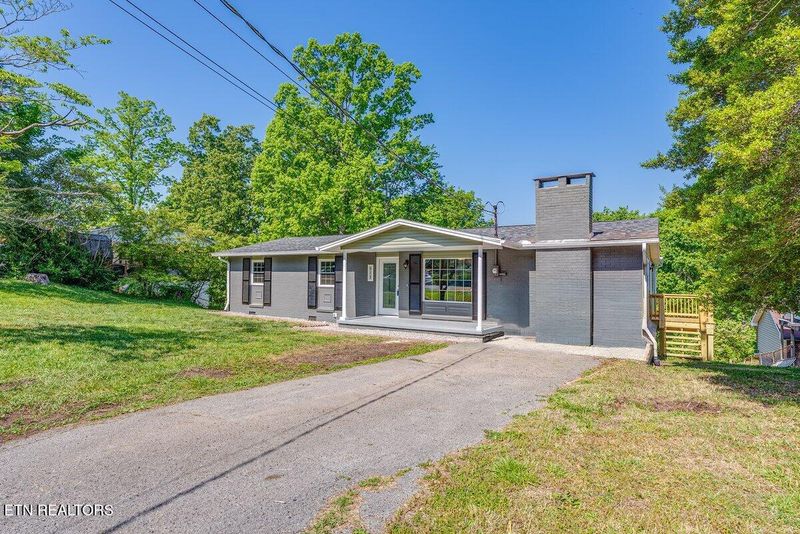 513 W Ridgecrest Dr, Kingston, TN 37763