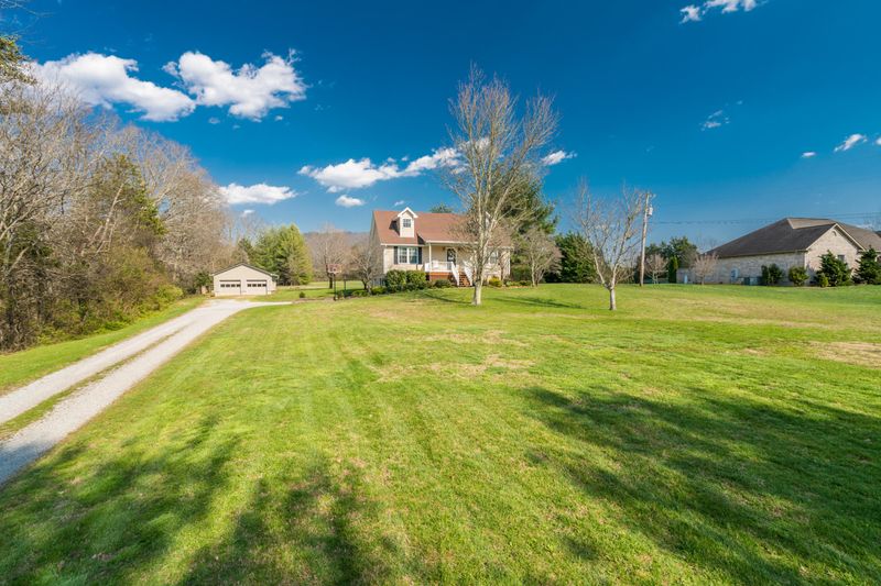 5130 Roberts Rd, Corryton, TN 37721