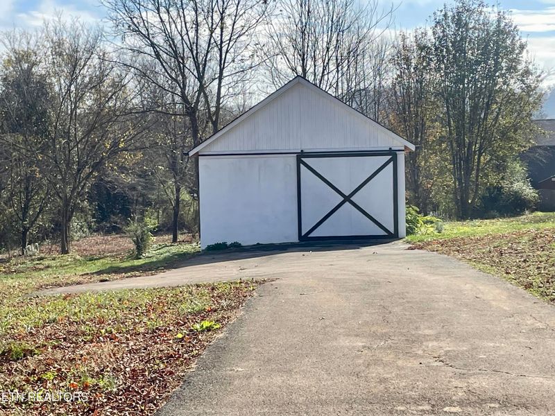 5130 W Emory Rd, Powell, TN 37849