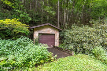 514 Butler Branch Road Rd, Gatlinburg, TN 37738