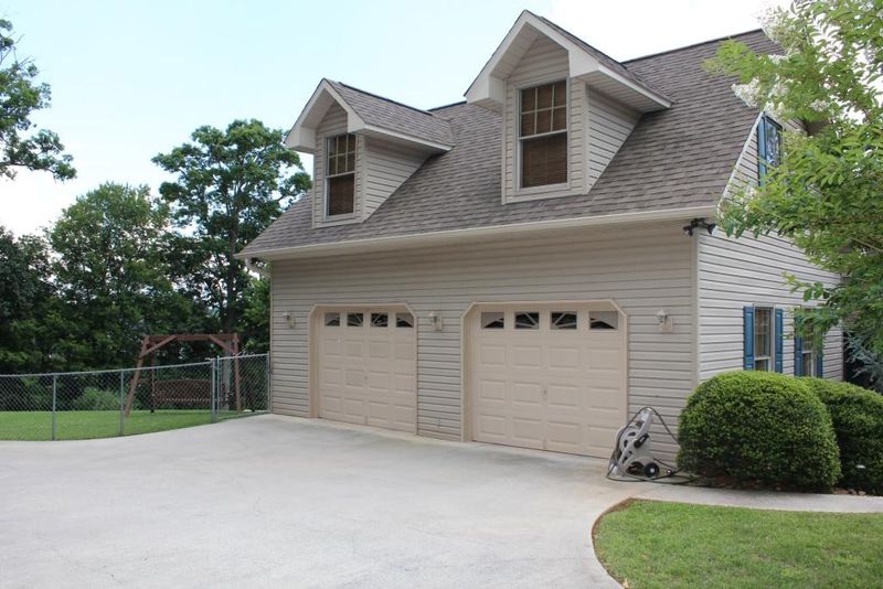 514 Emerald Ave, Kodak, TN 37764