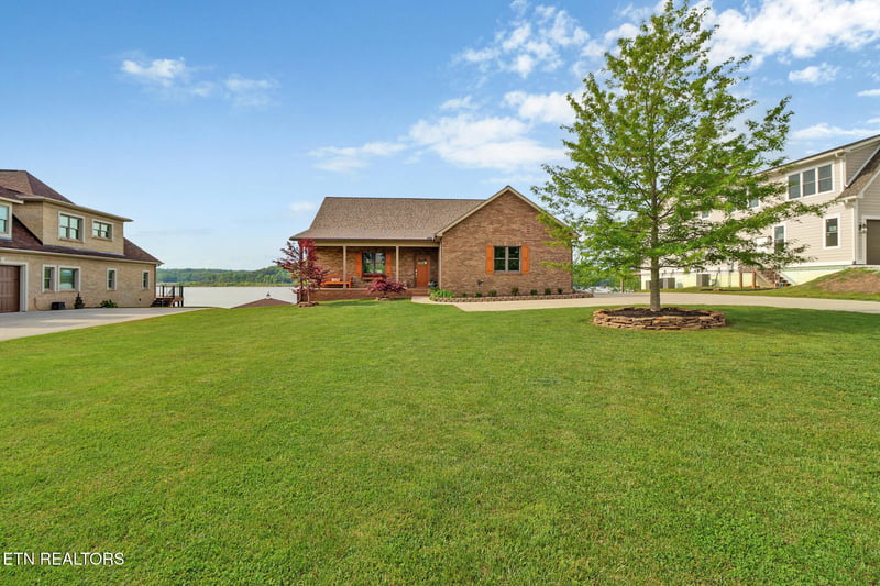 514 Emory River Rd, Harriman, TN 37748