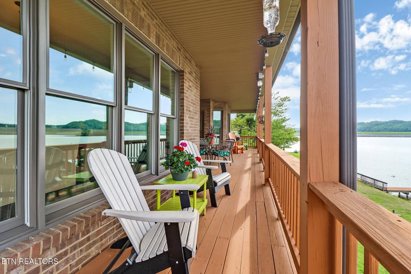 514 Emory River Rd, Harriman, TN 37748