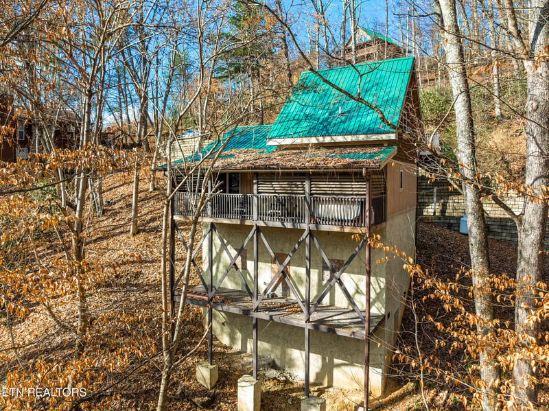 514 Laural Mountain Rd, Gatlinburg, TN 37738