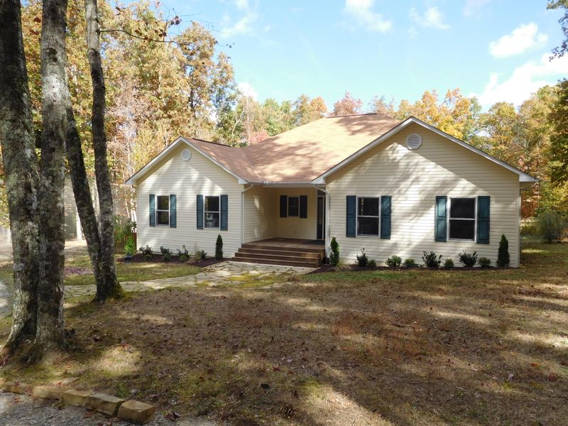 514 Leistner Dr #2, Monterey, TN 38574