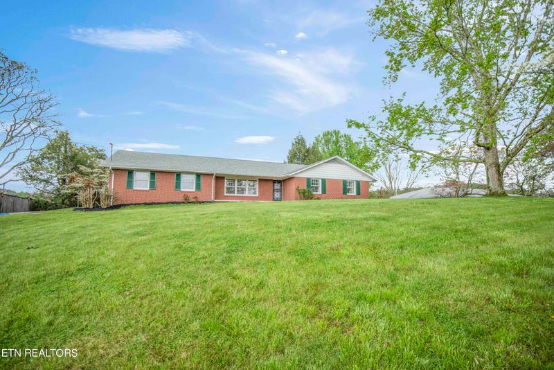 514 Vista Dr, Clinton, TN 37716