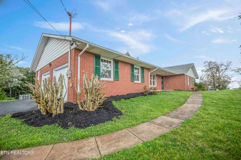 514 Vista Dr, Clinton, TN 37716