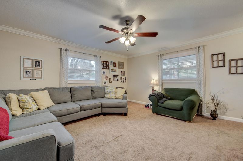 514 W 2nd Ave, Lenoir City, TN 37771
