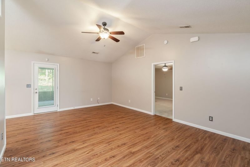 5140 Cates Bend Way, Powell, TN 37849