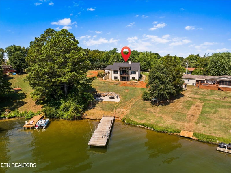5141 Scenic Dr, Lenoir City, TN 37772