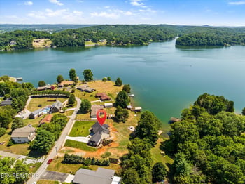 5141 Scenic Dr, Lenoir City, TN 37772