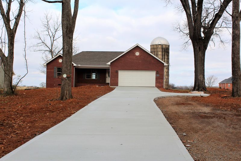 5142 Gregory Rd, Greenback, TN 37742