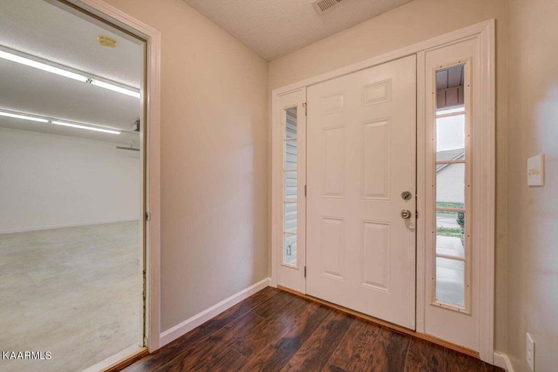 5148 Cates Bend Way, Powell, TN 37849