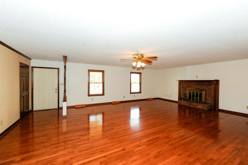 515 Bert Garner Ln, Maryville, TN 37803
