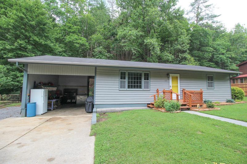 515 Cole Dr, Pigeon Forge, TN 37863